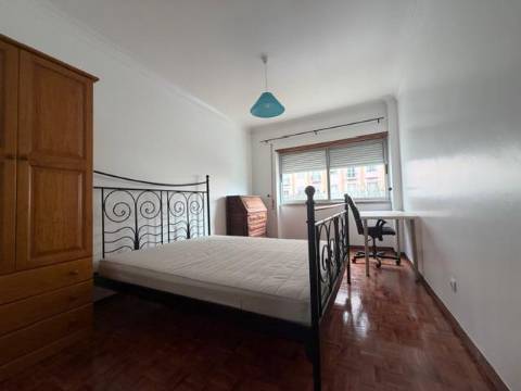 Apartamento T4, Aranguês, Setúbal
