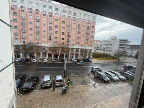 Apartamento T4, Aranguês, Setúbal