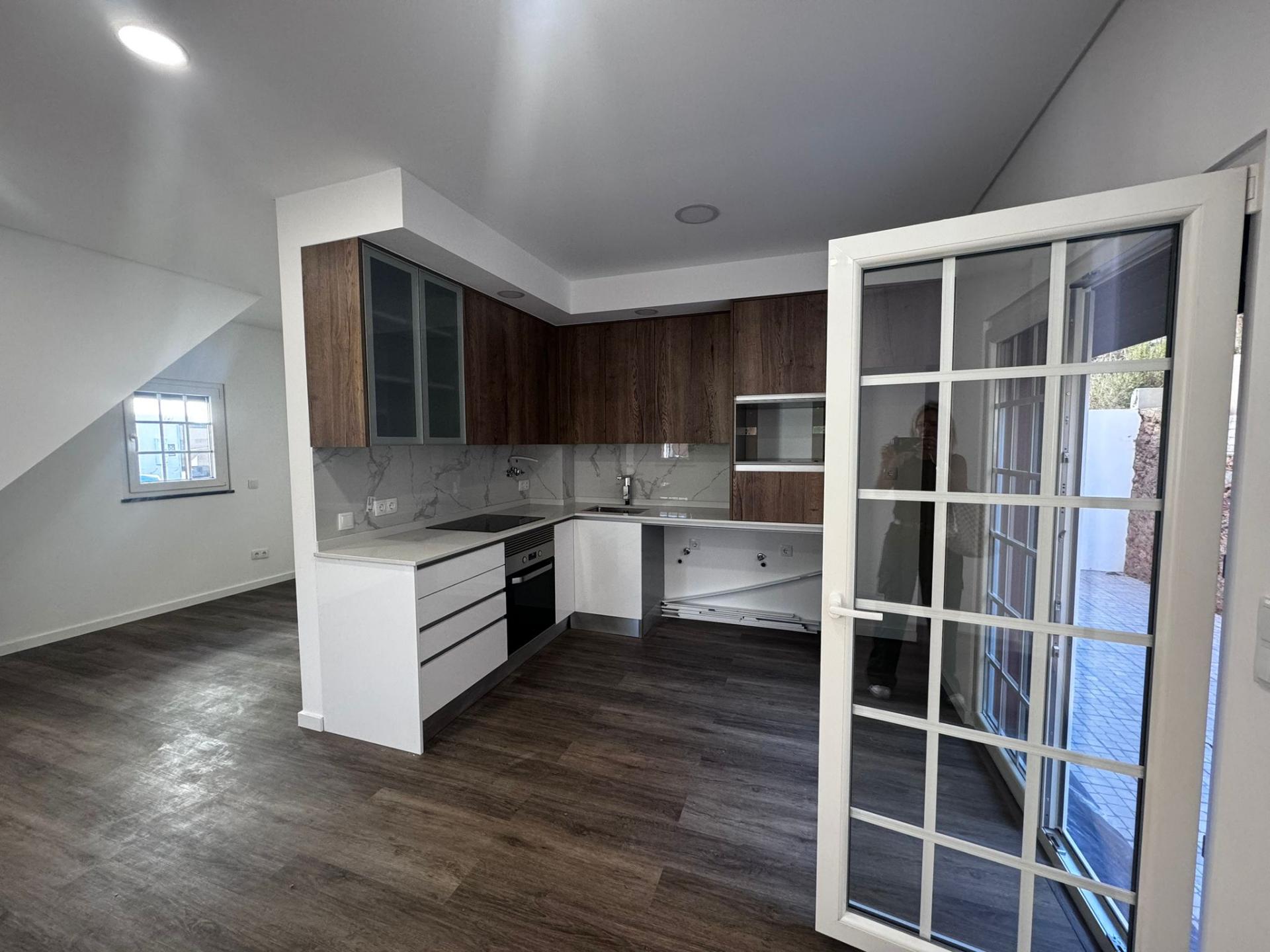 Apartamento t1 , com quintal , novo , Palhavã Setubal