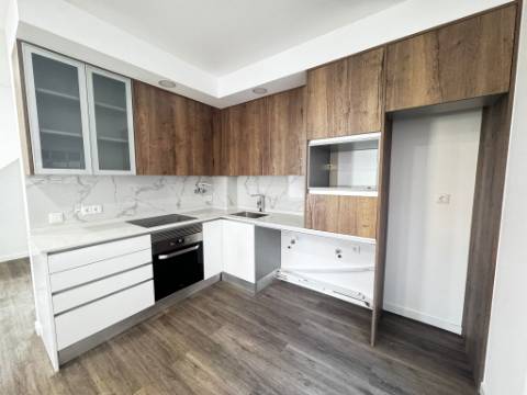 Apartamento t1 , com quintal , novo , Palhavã Setubal