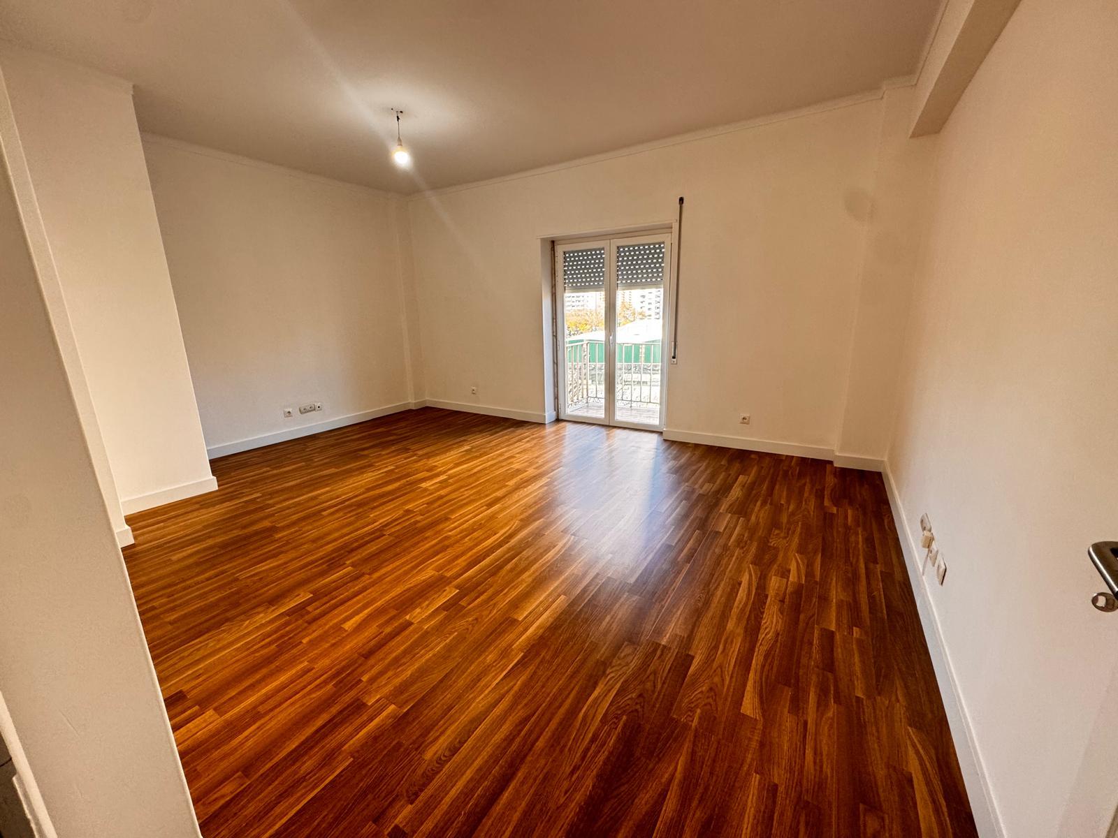 Apartamento T4, Bonfim, Setúbal