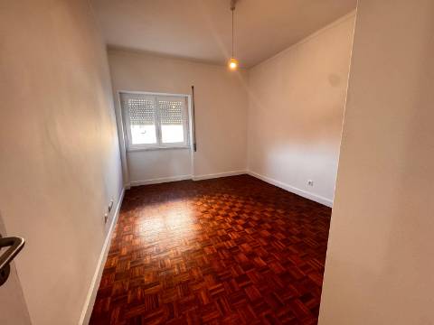 Apartamento T4, Bonfim, Setúbal