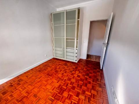 Apartamento T4, Bonfim, Setúbal