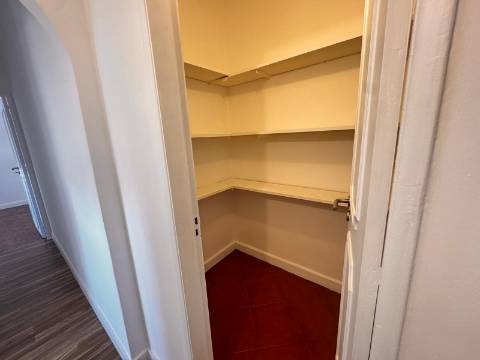 Apartamento T4, Bonfim, Setúbal