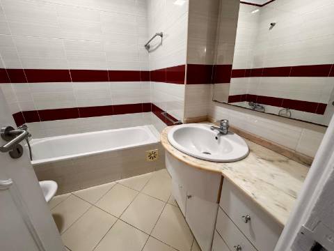 Apartamento T4, Bonfim, Setúbal