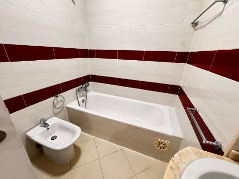 Apartamento T4, Bonfim, Setúbal