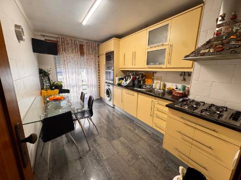 Apartamento T3, Luisa Todi, Setúbal