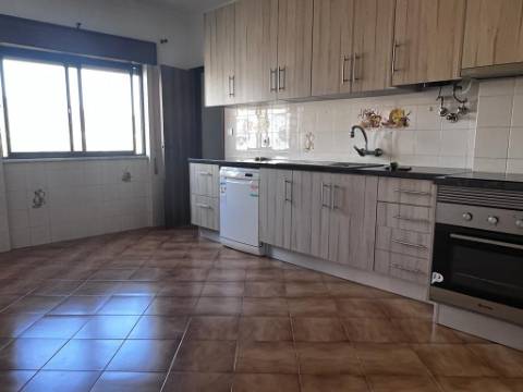 Apartamento T3, vanicelos, Setúbal