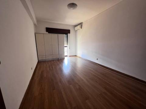 Apartamento T3, vanicelos, Setúbal