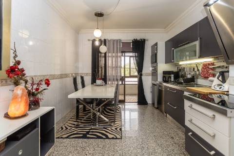 Apartamento T4 ,Bairro do Liceu , Setúbal