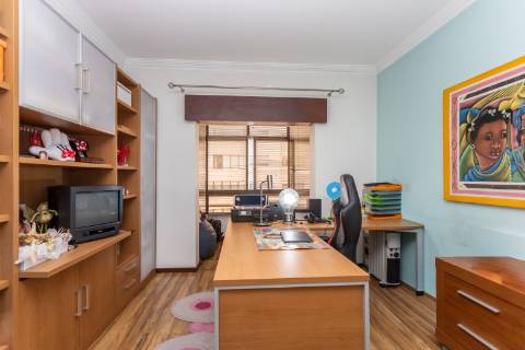 Apartamento T4 ,Bairro do Liceu , Setúbal