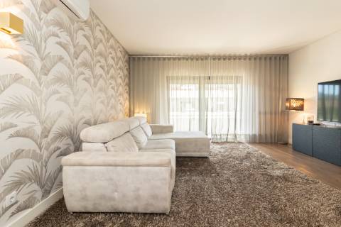 Apartamento T3, C/parqueamento ,Condominio Terrazzo, Setúbal.
