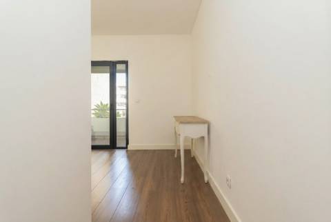 Apartamento T3, C/parqueamento ,Condominio Terrazzo, Setúbal.