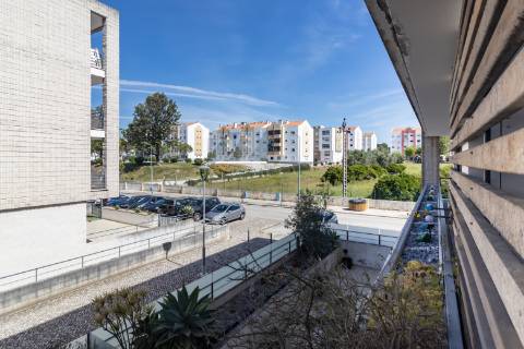 Apartamento T3, C/parqueamento ,Condominio Terrazzo, Setúbal.
