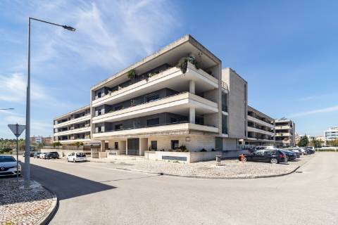 Apartamento T3, C/parqueamento ,Condominio Terrazzo, Setúbal.