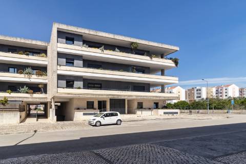 Apartamento T3, C/parqueamento ,Condominio Terrazzo, Setúbal.