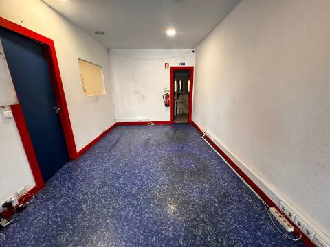 Loja ,Monte Belo ,Setubal