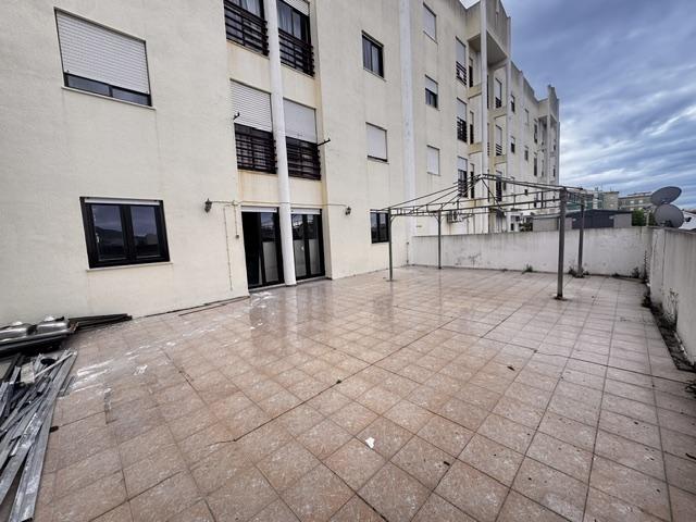 Apartamento T3, com terraço ,Bairro São Gabriel, Setúbal