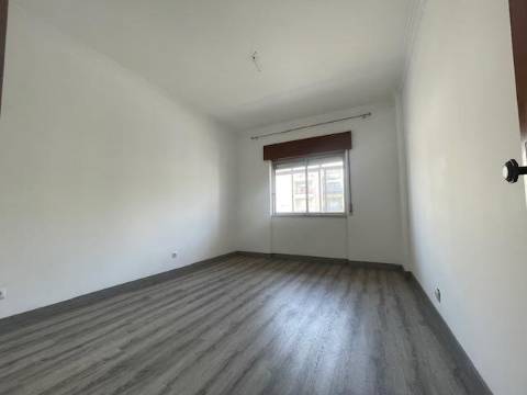 Apartamento T2, Bairro do Liceu, Setúbal