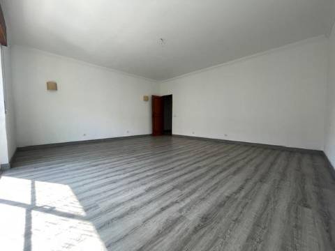 Apartamento T2, Bairro do Liceu, Setúbal