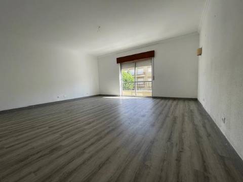 Apartamento T2, Bairro do Liceu, Setúbal