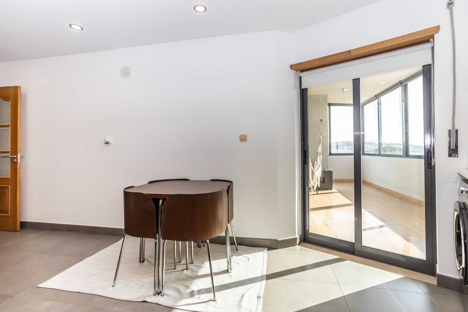 Apartamento T3 com garagem, Nova Azeda,Setúbal