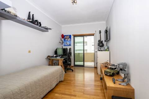 Apartamento T3 com garagem, Nova Azeda,Setúbal