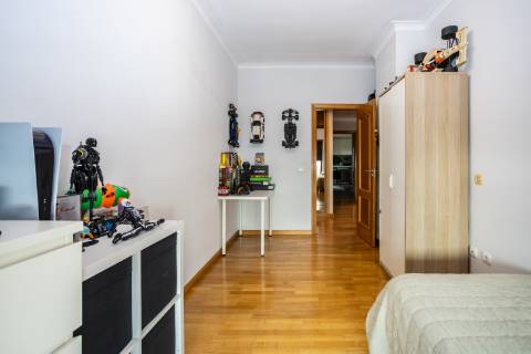 Apartamento T3 com garagem, Nova Azeda,Setúbal