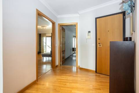 Apartamento T3 com garagem, Nova Azeda,Setúbal