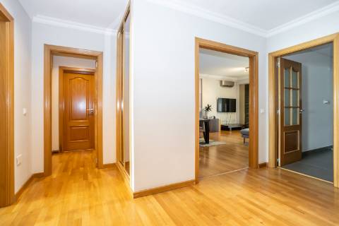 Apartamento T3 com garagem, Nova Azeda,Setúbal