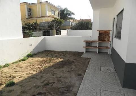 MORADIA T3 ISOLADA TÉRREA, EM CONSTRUÇÃO - FERNÃO FERRO