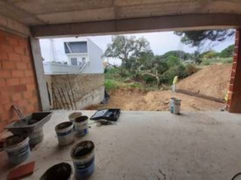 Excelente Moradia T3 com piscina em Setúbal.