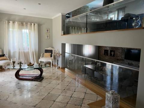 Fantástica moradia T4+1 na Herdade da Aroeira