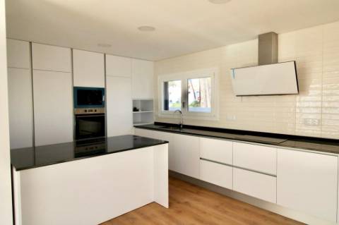 MORADIA ISOLADA T4 COM PISCINA - AROEIRA