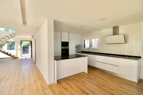 MORADIA ISOLADA T4 COM PISCINA - AROEIRA