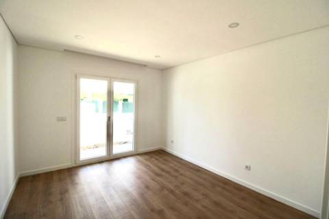 MORADIA ISOLADA T4 COM PISCINA - AROEIRA