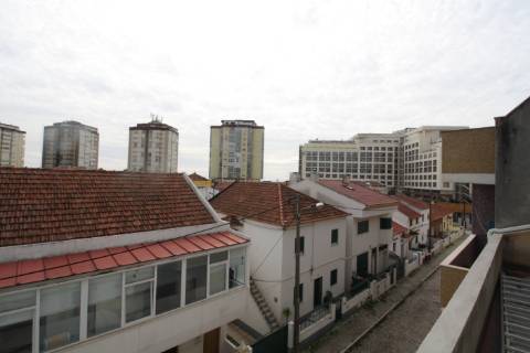 Prédio na Costa de Caparica