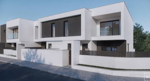 Moradia Geminada T4 Caparica Pera