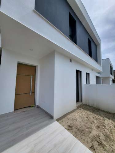 Moradia Geminada T4 Caparica Pera