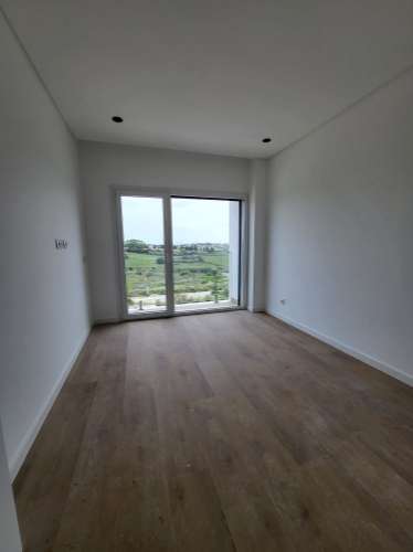 Moradia Geminada T4 Caparica Pera