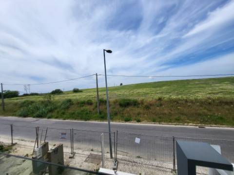 Moradia Geminada T4 Caparica Pera