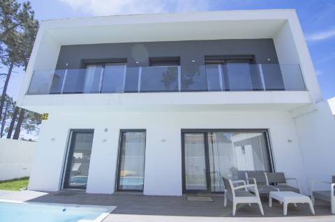 Excelente Moradia T4 - Aroeira