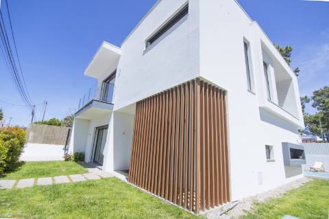 Excelente Moradia T4 - Aroeira