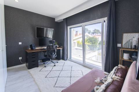 Excelente Moradia T4 - Aroeira