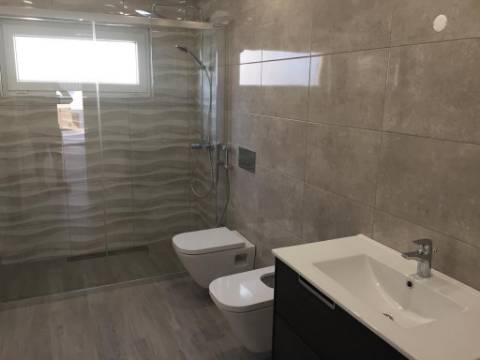 MORADIA T3 GEMINADA TÉRREA, COM GARAGEM E PISCINA - AZEITÃO