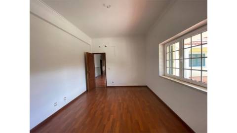 Moradia T5 Bi-Familiar Fernão Ferro