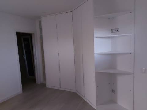 MORADIA T3 GEMINADA COM PISCINA - QUINTA DO ANJO