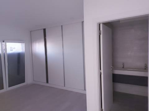 MORADIA T3 GEMINADA COM PISCINA - QUINTA DO ANJO