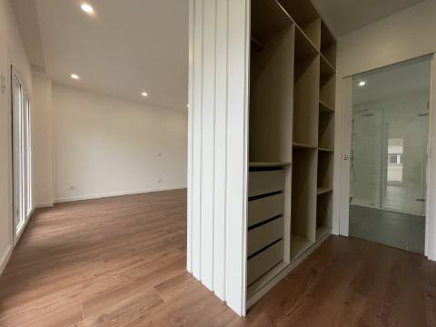 Moradia T3+1 nova Fernão Ferro