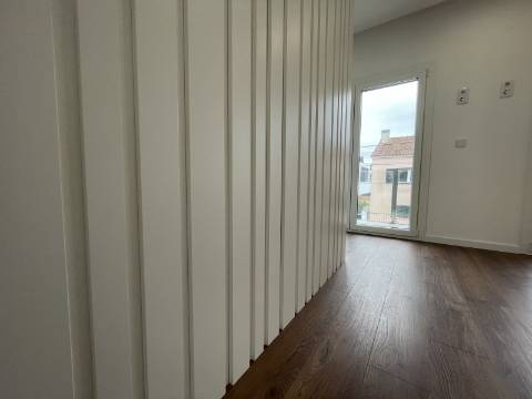 Moradia T3+1 nova Fernão Ferro